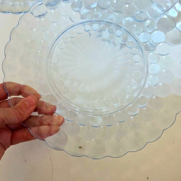 Set of 5 vintage Anchor Hocking 'Bubble'' pattern blue glass dinner plates. - Picture 5 of 5